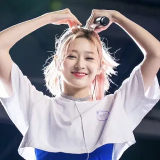 🛒 kpop, 女性, マイク, 歌手, パフォーマー, アイドル, エンターテイメント telegram sticker