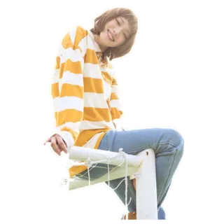 😁 femme, assise, portrait, fille, jeans, pull telegram sticker