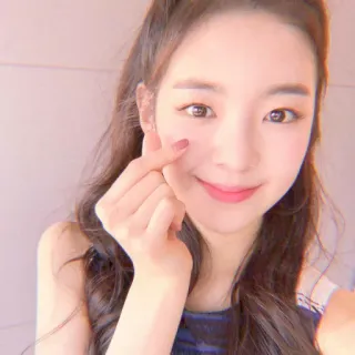 ⚡️ femme, coréenne, actrice, selfie, portrait, beauté, asiatique, sourire telegram sticker