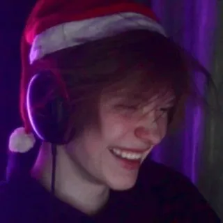❄️ weihnachten, weihnachtsmütze, kopfhörer, lächelnd, person telegram sticker