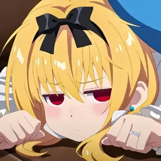 🌙 Anime Mädchen, blonde Haare, rote Augen, süß, gelangweilt, liegend whatsapp sticker
