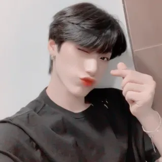 🏓 азиат, мужчина, K-Pop, айдол, красивый, подмигивающий, сердце telegram sticker