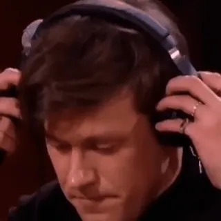 🎧 mann, kopfhörer, musik, hören, unterhaltung, person telegram sticker