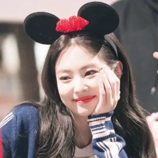 ➖ donna, persona, Minnie Mouse, Disney, cerchietto, capelli neri, sorriso telegram sticker