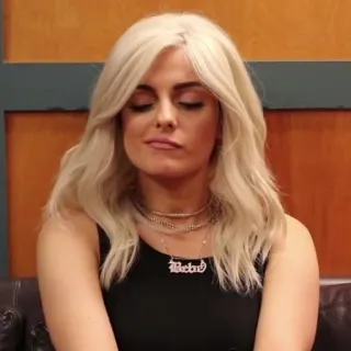 😕 Bebe Rexha Bebe Bebe Rexha, Sängerin, blonde Haare, Porträt, Promi, Halskette telegram sticker