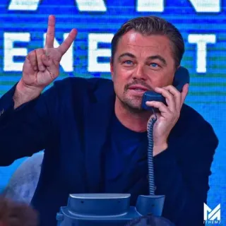 🗿 Leonardo DiCaprio Leonardo DiCaprio, actor, teléfono, celebridad, gesto con la mano telegram sticker