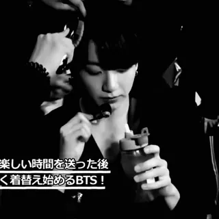 🎹 楽しい時間を送った後
すぐ着替え始めるBTS! BTS, Koreanischer Pop, K-Pop, Japanisch, Boyband whatsapp sticker