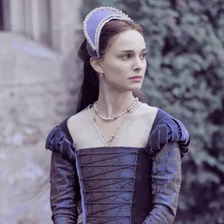 🌿 Natalie Portman, Costume historique, Renaissance, Portrait, Femme, Collier de perles telegram sticker