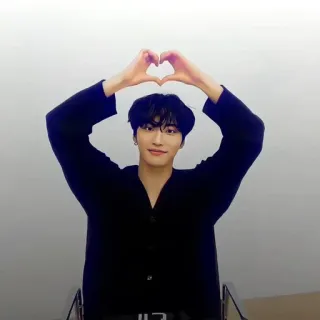 ❤️ persona, cuore, amore, coreano, uomo, gesto, ritratto telegram sticker