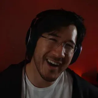 🤣 Markiplier Markiplier, YouTubeur, Gamer, Personnalité web, Créateur de contenu, Souriant, Lunettes telegram sticker