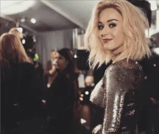 🌞 Katy Perry penyanyi, potret, pirang, selebriti telegram sticker