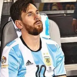 🎲 Lionel Messi นักฟุตบอล, ฟุตบอล, ลิโอเนล เมสซี, เศร้า, กีฬา telegram sticker