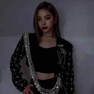 🖤 SAINT 女性, KPOP, セレブ, ファッション, ポートレート, 美人, 歌手 whatsapp sticker