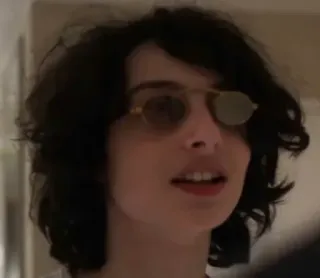 🎸 Finn Wolfhard Finn Wolfhard, Attore, Occhiali da sole, Celebrità telegram sticker