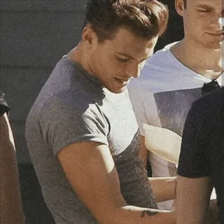 ⚽ Louis Tomlinson Musik, Sänger, One Direction, Promi, Pop telegram sticker