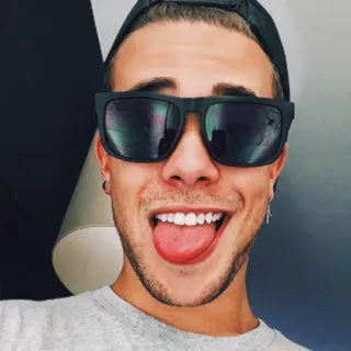 😜 orang, pria, kacamata hitam, potret, lidah, tersenyum telegram sticker