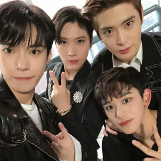 🦖 selfie em grupo, k-pop, amizade, entretenimento, asiático, homens whatsapp sticker