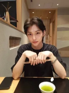 🐱 Felix kpop, idol, celebrity, portrait, asian telegram sticker