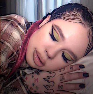 💍 mulher, maquiagem, beleza, retrato, penteado, tatuagens, dormindo telegram sticker