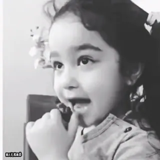 😜 RJåBRö enfant, noir et blanc, portrait, mignon, fille, innocent telegram sticker