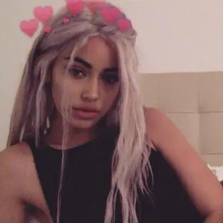 🍥 vrouw, portret, schoonheid, harten, filter, meisje, vrouwelijk telegram sticker