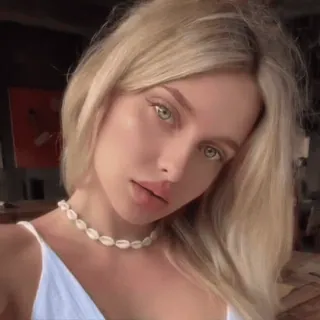 🧺 @wallgif woman, blonde, selfie, beauty, fashion, portrait telegram sticker