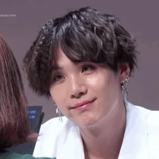 💷 Suga K-pop, певец, музыка, айдол, BTS, Мин Юнги telegram sticker