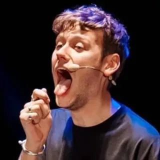 😏 persona, uomo, faccia, espressione, capelli viola, microfono telegram sticker