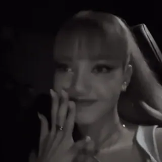 🪐 Lisa K-pop, penyanyi, Blackpink, wanita, potret, idola whatsapp sticker