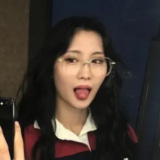 😝 mujer, gafas, selfie, lengua, retrato whatsapp sticker