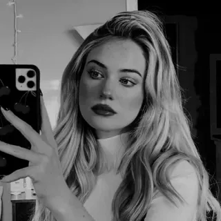 🖤 woman, selfie, portrait, girl, blonde hair, beauty telegram sticker
