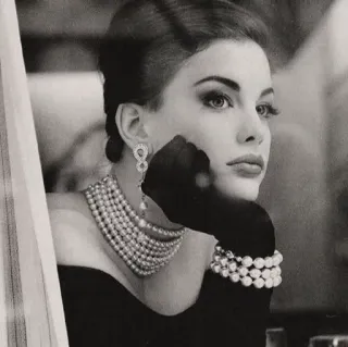 🍒 mulher, retrato, beleza, joias, pérolas, elegante, moda telegram sticker