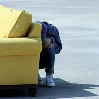 🍪 사람, 소파, 야외, 앉아있는, 가구, 캐주얼 telegram sticker