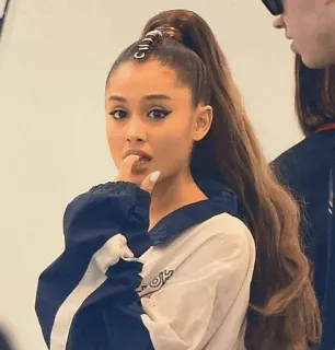 🌃 Ariana Grande Ariana Grande, นักร้อง, คนดัง, ป๊อปสตาร์, หางม้า, ภาพเหมือน, ผู้หญิง, แฟชั่น telegram sticker