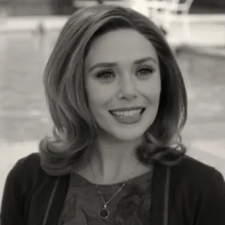☕️ Wanda Maximoff WandaVision Wanda Maximoff, Elizabeth Olsen, WandaVision, Marvel, super-herói, personagem, sorrindo, mulher telegram sticker