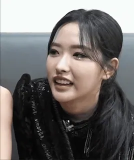 😆 Frau, Porträt, K-Pop, Sängerin, Promi, schwarze Haare telegram sticker
