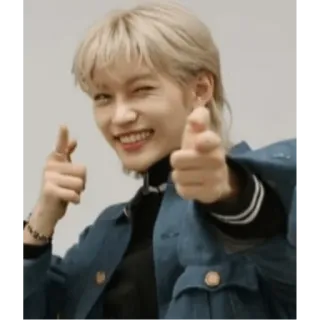 😉 personne, homme, blonde, clin d'oeil, pointant, k-pop, idole telegram sticker