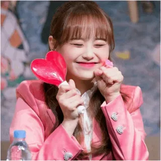 🍓 여자, 미소, 하트, 분홍색, 사랑, 귀여운 telegram sticker