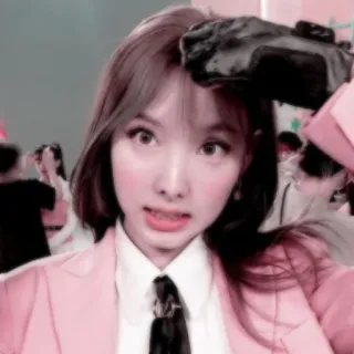 🐰 mulher, retrato, pessoa, k-pop, cantor, celebridade whatsapp sticker