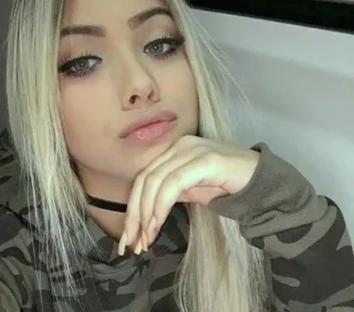 👀 Frau, Porträt, blond, Schönheit, Mädchen, Selfie telegram sticker