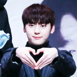 ☘ k-pop, corazón, amor, coreano, ídolo, chico, guapo telegram sticker