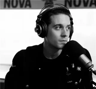 〰 NOVA uomo, cuffie, microfono, radio, musica telegram sticker