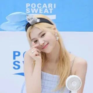 🍭 POCARI
SWEAT mujer, pelo rubio, kpop, ídolo, pocari sweat, asiática telegram sticker