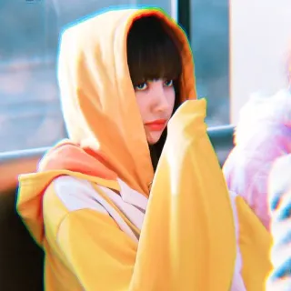 🐼 Lisa K-Pop, Sänger, gelber Hoodie, Idol, Mode telegram sticker