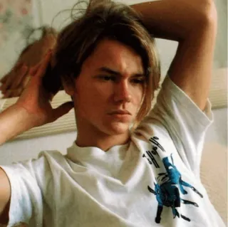 ⚡ River Phoenix актер, портрет, знаменитость, молодой, винтаж, 90-е, кумир подростков telegram sticker