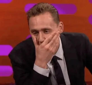 🤭 Tom Hiddleston ทอม ฮิดเดิลสตัน, นักแสดง, คนดัง, ปฏิกิริยา, เอามือปิดปาก, ตกใจ telegram sticker