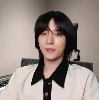 🧋 homme, K-pop, chanteur, personne, portrait telegram sticker