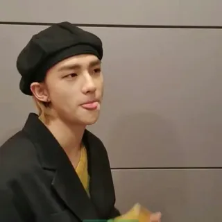 🍋 uomo, basco, ritratto, persona, coreano, asiatico telegram sticker
