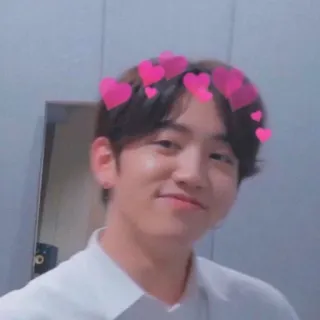 🥰 ritratto, uomo, cuori, filtro, allegro, felice telegram sticker
