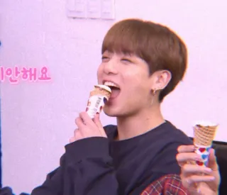 🍦 미안해요 person, eating, ice cream, Korean, male whatsapp sticker